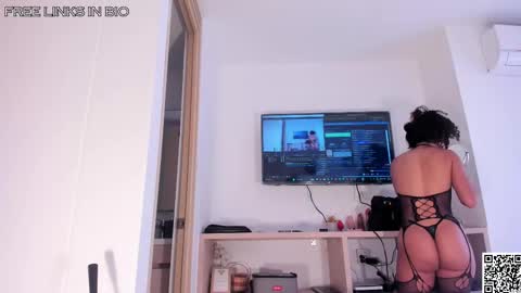 Snapshot of dayanaortega chatting on 10-25-25, 01:51 dayanaortega online show from 10-25-25, 01:51