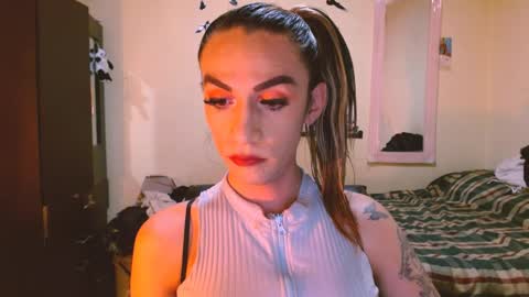 dayanna_01_ online show from 05-13-26, 05:43