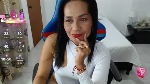 Snapshot of dayanna_11 chatting on 07-15-26, 03:45 DAYANNA online show from 07-15-26, 03:45