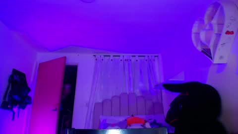  Dayis  online show from 04-11-26, 02:05