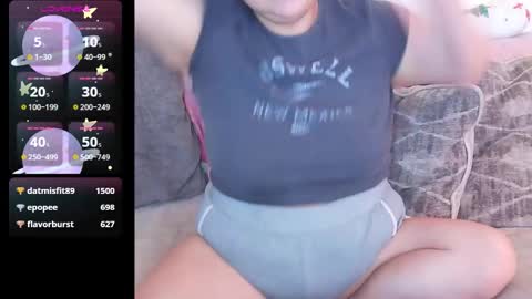 Snapshot of dazeddesty_ chatting on 11-17-25, 05:30 Dazeddesty online show from 11-17-25, 05:30