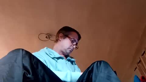 Snapshot of dazzill chatting on 01-18-25, 10:39 Dazzill online show from 01-18-25, 10:39