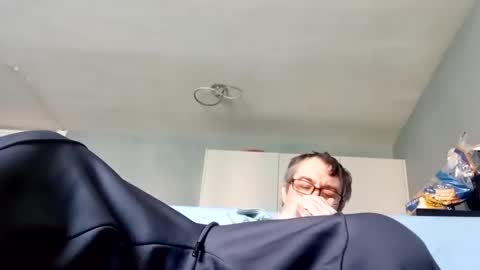 Snapshot of dazzill chatting on 01-30-25, 12:06 Dazzill online show from 01-30-25, 12:06