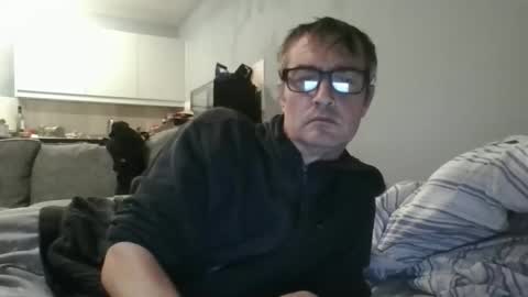 Snapshot of dazzill chatting on 10-26-25, 08:26 Dazzill online show from 10-26-25, 08:26