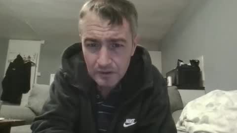 Snapshot of dazzill chatting on 11-22-25, 12:09 Dazzill online show from 11-22-25, 12:09