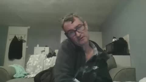 Snapshot of dazzill chatting on 11-28-25, 04:42 Dazzill online show from 11-28-25, 04:42