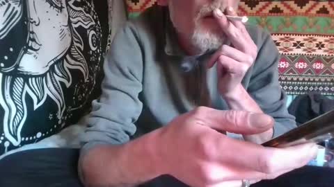 Snapshot of db303 chatting on 11-01-25, 10:06 derek online show from 11-01-25, 10:06