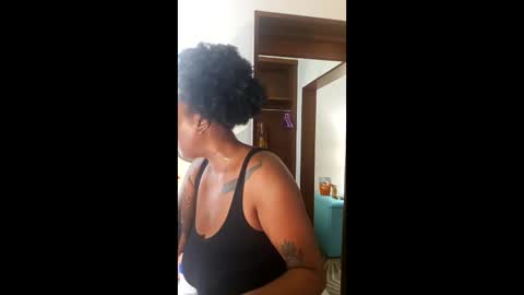 Duchess Coco - Coco Puffs online show from 04-21-26, 06:01