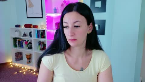 Shari online show from 04-25-26, 04:37