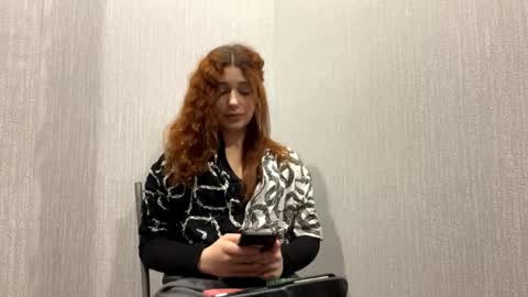 Mia online show from 04-04-26, 03:27