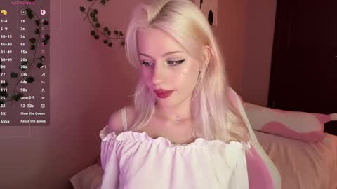 Snapshot of deannmagnie chatting on 06-09-26, 01:56 Maggie online show from 06-09-26, 01:56