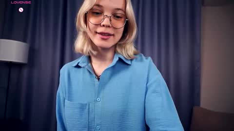 Charlie 18yo online show from 10-08-25, 06:11