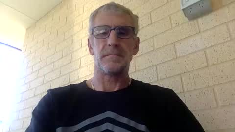 deanofflove2210 online show from 02-06-25, 04:42