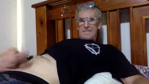 deanofflove2210 online show from 02-25-25, 07:20