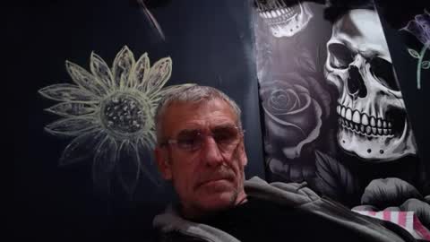 deanofflove2210 online show from 08-01-26, 11:42