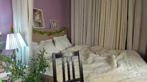 Emily GMT2 Mon 10 AM - 4 PM Wed 10 AM - 4 PM Thu 10 AM - 4 PM Fri 10 AM - 4 PM Sat 10 AM - 4 PM online show from 07-18-26, 05:17