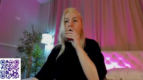 Debbie Mon Tue Fri Sun Sat GMT 3 1000am - 0400pm  online show from 11-27-25, 04:20