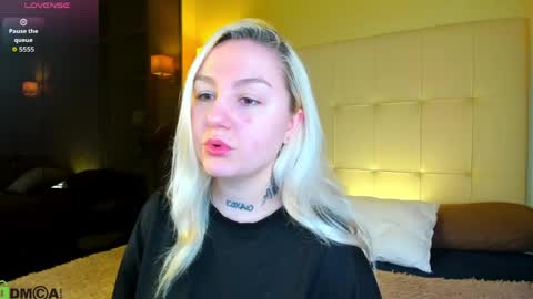 Debbie Mon Tue Fri Sun Sat GMT 3 1000am - 0400pm  online show from 04-11-26, 05:28