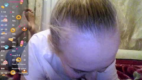 Snapshot of debora_lissa chatting on 12-19-24, 09:17 Debby online show from 12-19-24, 09:17