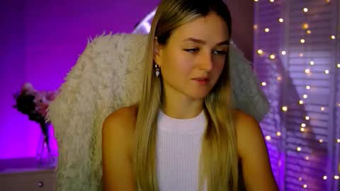 Snapshot of deboralarson chatting on 11-22-25, 04:44 Debora online show from 11-22-25, 04:44