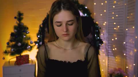 Snapshot of deboralarson chatting on 12-22-25, 03:14 Debora online show from 12-22-25, 03:14