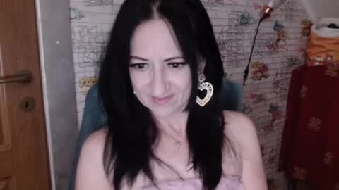 Snapshot of debramilf chatting on 07-12-26, 01:40 DebraMilf online show from 07-12-26, 01:40