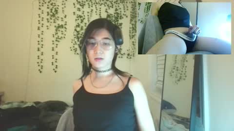 Snapshot of deciduousdoll chatting on 01-12-26, 06:29 deciduousdoll online show from 01-12-26, 06:29