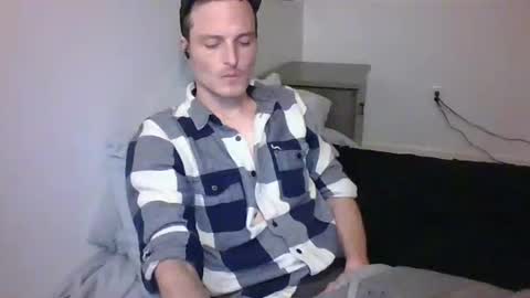 Snapshot of dee4dayz19 chatting on 10-31-25, 02:01 Dee4dayz online show from 10-31-25, 02:01