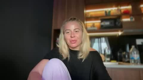 Snapshot of deean12 chatting on 02-18-26, 01:01 deean12 online show from 02-18-26, 01:01