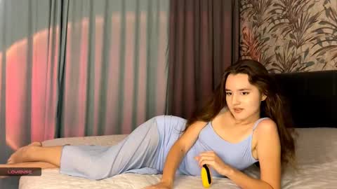 Anna online show from 10-21-25, 05:02