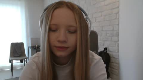 Amanda online show from 05-18-26, 04:02