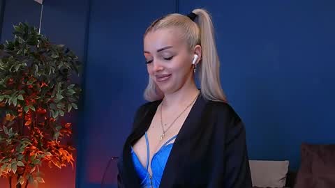 DeeaVIP online show from 04-17-26, 05:10