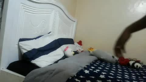 Snapshot of deedzee chatting on 06-25-26, 05:39 deedzee online show from 06-25-26, 05:39