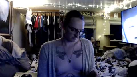 Snapshot of deep_hole_girl chatting on 05-18-26, 04:07 deep_hole_girl online show from 05-18-26, 04:07