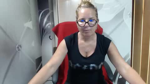 hi guys i m a cute milf i m here for good time and nice people pls be respectfool and enjoy me online show from 05-25-26, 07:47