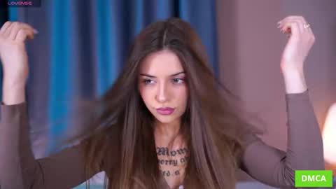 Snapshot of deeptalkss_ chatting on 12-04-25, 08:01 Eva online show from 12-04-25, 08:01