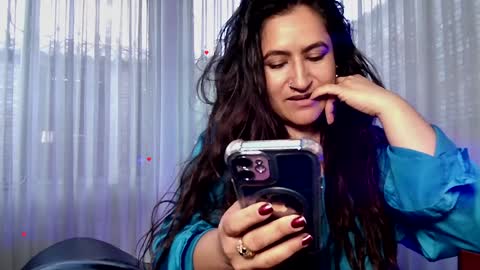 Snapshot of deesseluxure_ chatting on 12-06-24, 11:33 Andre online show from 12-06-24, 11:33