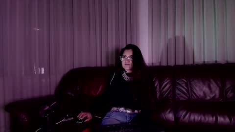 Snapshot of deesseluxure_ chatting on 01-11-25, 03:55 Andre online show from 01-11-25, 03:55