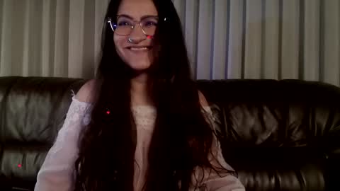 Snapshot of deesseluxure_ chatting on 01-20-25, 08:41 Andre online show from 01-20-25, 08:41