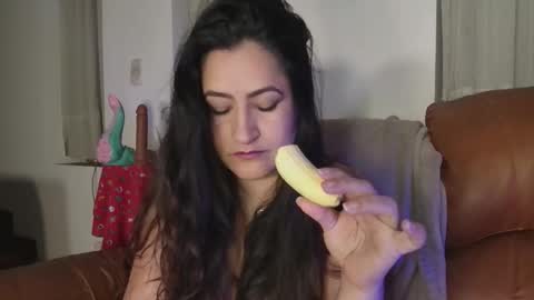 Snapshot of deesseluxure_ chatting on 10-19-25, 09:10 Andre online show from 10-19-25, 09:10