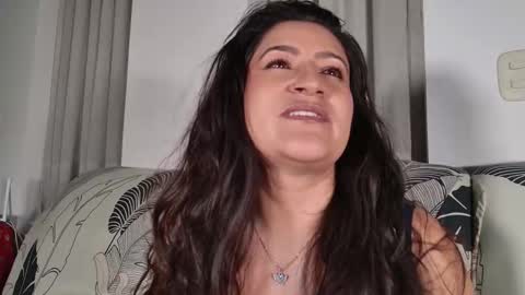 Snapshot of deesseluxure_ chatting on 02-15-26, 05:59 Andre online show from 02-15-26, 05:59