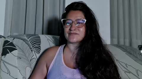 Snapshot of deesseluxure_ chatting on 05-02-26, 02:49 Andre online show from 05-02-26, 02:49