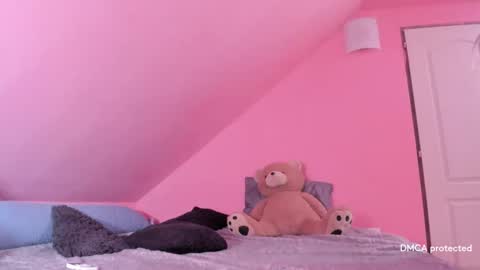 Deessert online show from 01-17-25, 05:32