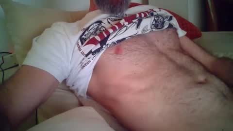 defaultuser11 online show from 11-11-25, 12:32