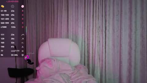 Stephanie.e  online show from 09-12-25, 04:23