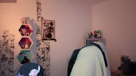 Snapshot of deftsuki chatting on 07-15-26, 03:23 Stephanie.e online show from 07-15-26, 03:23