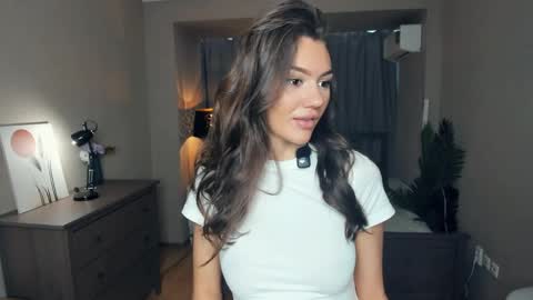 Snapshot of deidreluer chatting on 04-05-26, 08:55 Laura online show from 04-05-26, 08:55