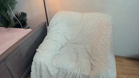Laura online show from 07-20-26, 10:39