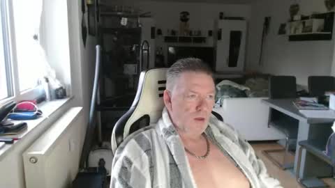 deinprinz2312 online show from 04-19-26, 04:34