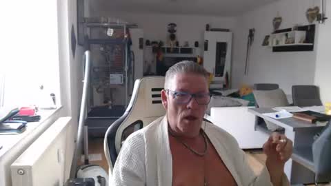 deinprinz2312 online show from 06-18-26, 06:13